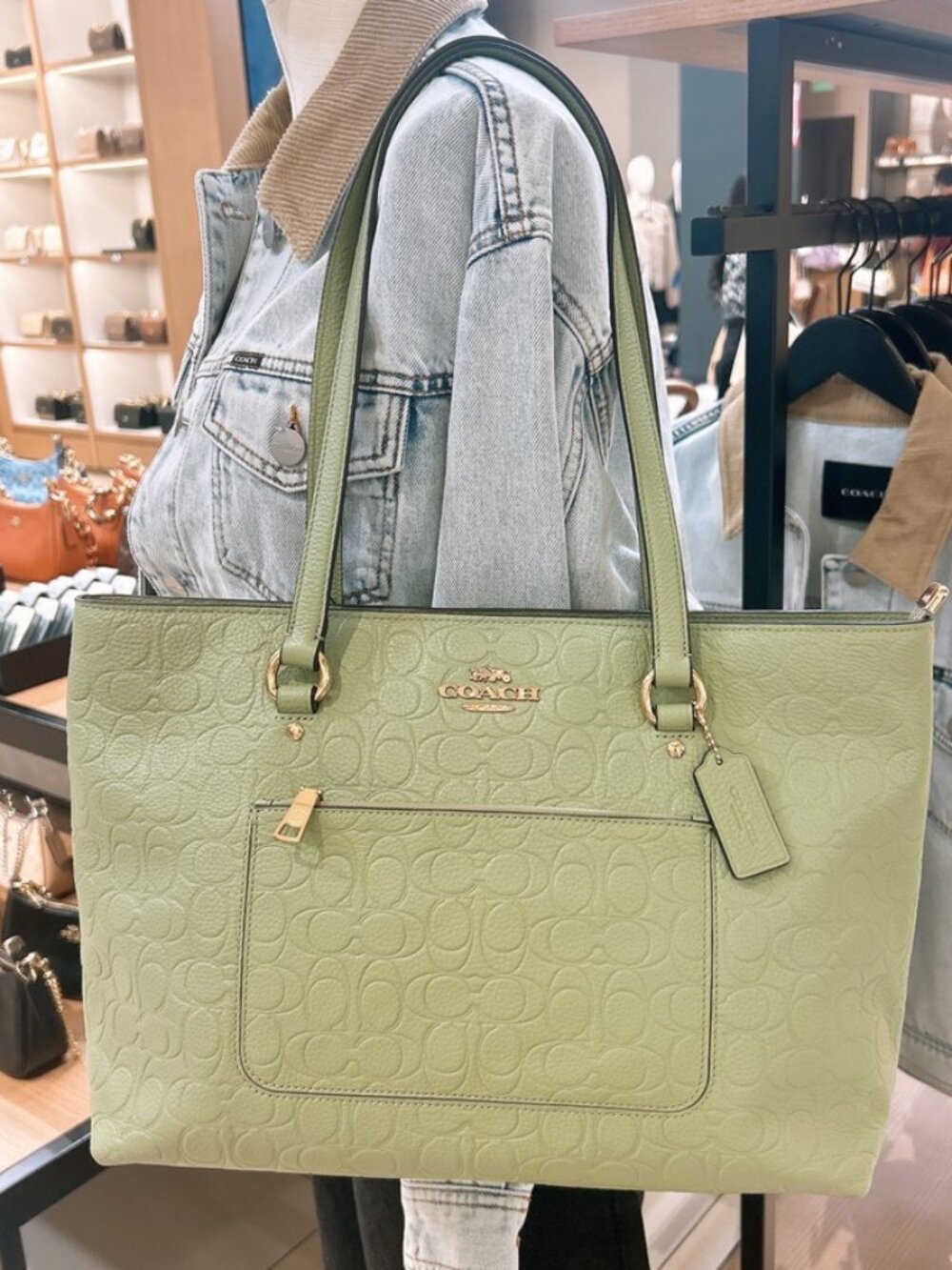 coach Station Tote Bag In Signature Leather Gold/Pistachio CEW04